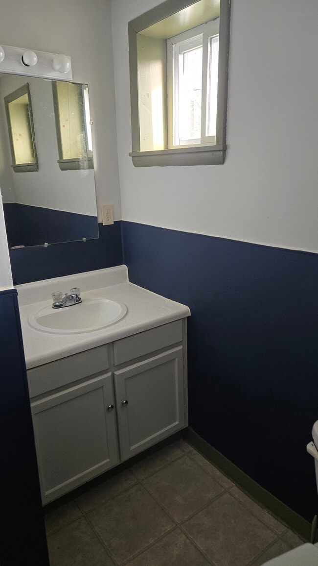 1175 PA-390 in Greentown, PA - Building Photo - Building Photo