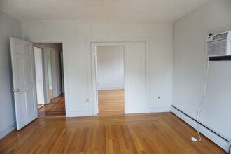 665 Smith St in Providence, RI - Building Photo - Building Photo