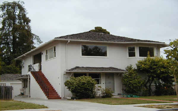 721 College Ave in Palo Alto, CA - Foto de edificio