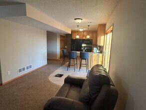 475 Moers Cir in Chaska, MN - Building Photo - Building Photo