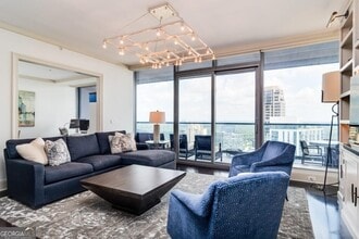 3344 Peachtree Rd in Atlanta, GA - Building Photo - Building Photo
