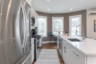 843 Columbia Rd, Unit 1 in Boston, MA - Building Photo - Building Photo