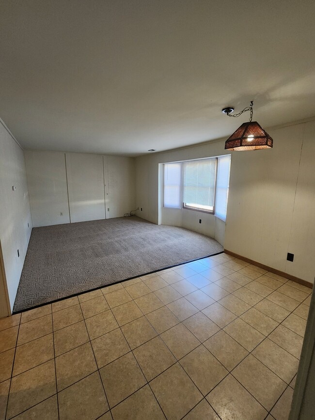 OldeTowne Apartments in Charleston, IL - Foto de edificio - Building Photo