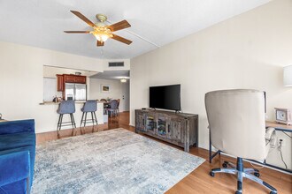 55 SW 2nd Ave, Unit 405 in Boca Raton, FL - Foto de edificio - Building Photo