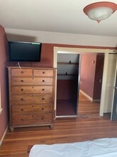 1034 N Main St, Unit 2 in Randolph, MA - Foto de edificio - Building Photo