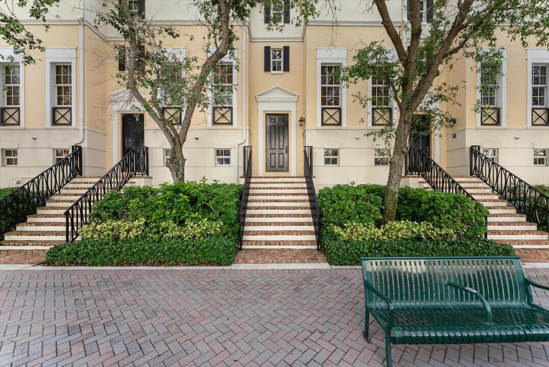 75 NE 5th Ave in Delray Beach, FL - Building Photo