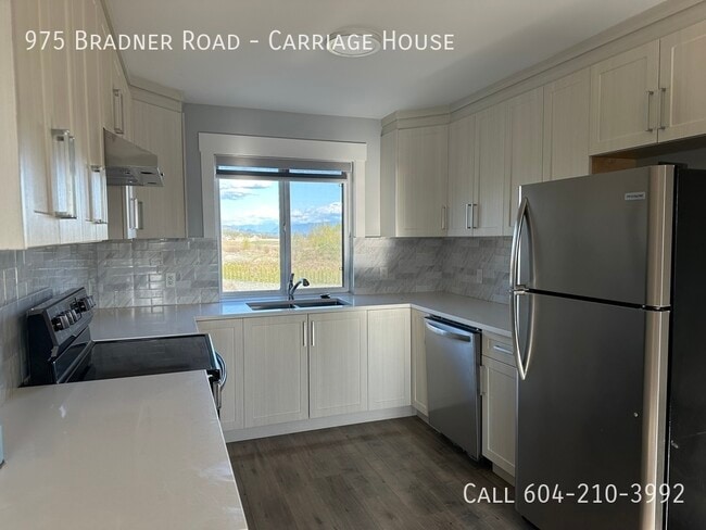 975 Bradner Rd in Abbotsford, BC - Building Photo - Building Photo