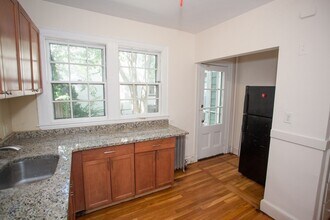 4 Bates St in Cambridge, MA - Building Photo - Building Photo