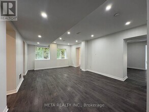 35 Duncombe Blvd in Toronto, ON - Building Photo - Building Photo