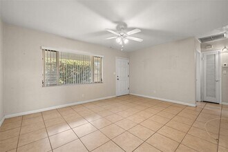 5640 10th Ave N in St. Petersburg, FL - Building Photo - Building Photo