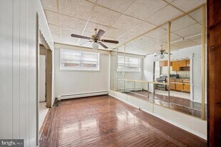 5553 Matthews St in Philadelphia, PA - Building Photo