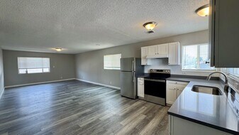 4711-4711 W Tennessee Ave in Denver, CO - Building Photo