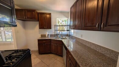 6206 Cahuenga Blvd in North Hollywood, CA - Building Photo - Building Photo