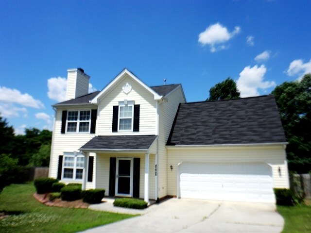 4228 Ivy Hill Rd in Raleigh, NC - Building Photo