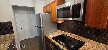 403 Riviera Dr in St. Clair Shores, MI - Building Photo - Building Photo