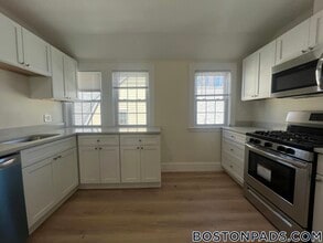 78 Brooks St, Unit 3 in Boston, MA - Building Photo - Building Photo