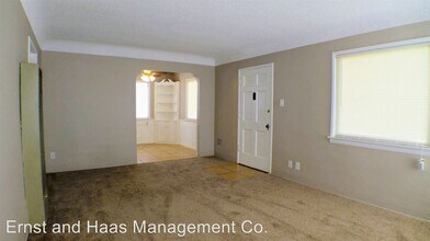 5889 Rose Ave in Long Beach, CA - Building Photo - Building Photo