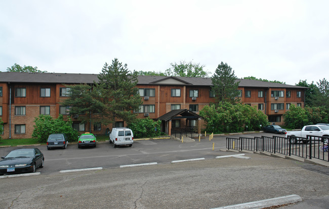 Country Inn in Bloomington, MN - Building Photo - Building Photo