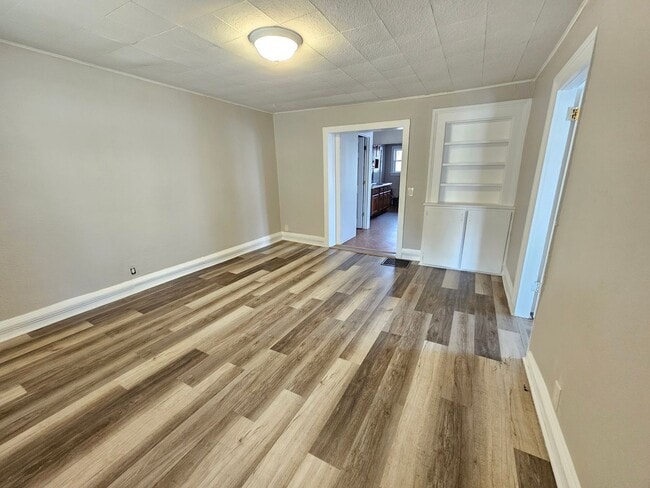 property at 341 9th St N