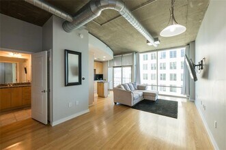 943 Peachtree St NE, Unit 1805 in Atlanta, GA - Building Photo - Building Photo