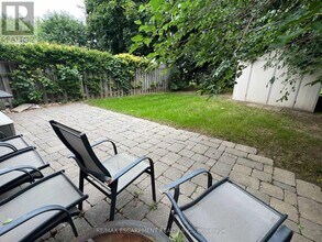 25 Joycelyn Dr in Mississauga, ON - Building Photo - Building Photo