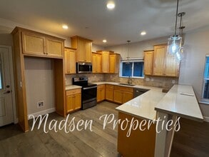 2127 Hewitt Ave in Oroville, CA - Building Photo - Building Photo