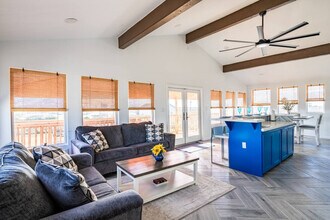 920 17th St, Unit SI ID1494898P in Port Bolivar, TX - Foto de edificio - Building Photo