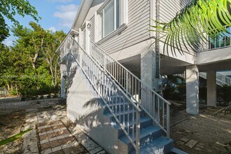 133 E Silver Palm Ave in Tavernier, FL - Building Photo - Building Photo