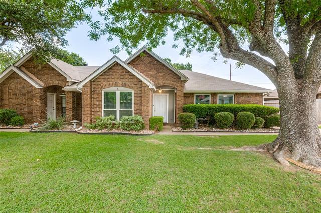 719 Ballard St in Cedar Hill, TX - Foto de edificio - Building Photo