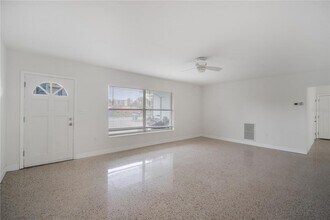 10237 Tarpon Dr in Treasure Island, FL - Building Photo - Building Photo
