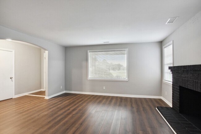 1104 W Victory Dr in Savannah, GA - Building Photo - Building Photo