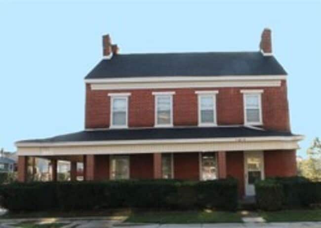 property at 1 S Main St