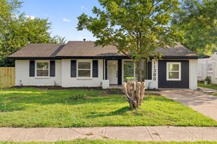 11380 Lanewood Cir in Dallas, TX - Building Photo