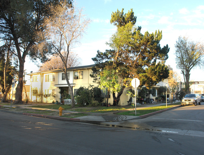 5229 Cleon Ave in North Hollywood, CA - Building Photo - Building Photo