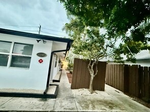 1240 NE 12th Ave in Fort Lauderdale, FL - Building Photo - Building Photo