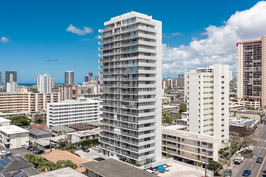 Wilder Tower in Honolulu, HI - Building Photo