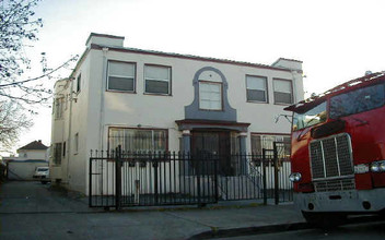 879 32nd St in Oakland, CA - Building Photo - Building Photo