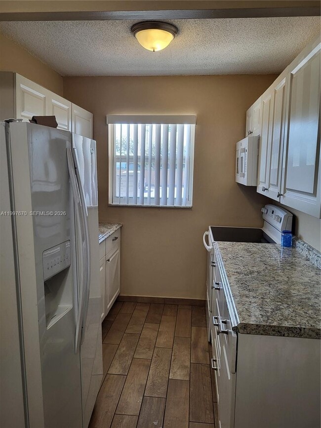 1611 Green Ln in Lantana, FL - Building Photo - Building Photo