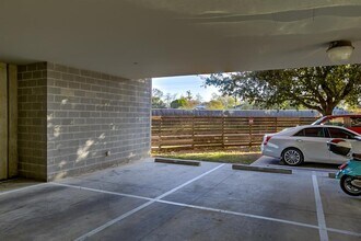 2235 E 6th St in Austin, TX - Building Photo - Building Photo