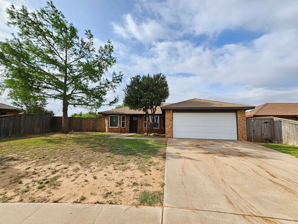 6027 70th St in Lubbock, TX - Foto de edificio