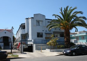 641 N Harvard in Los Angeles, CA - Building Photo