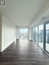 15 Watergarden Dr in Mississauga, ON - Building Photo - Building Photo