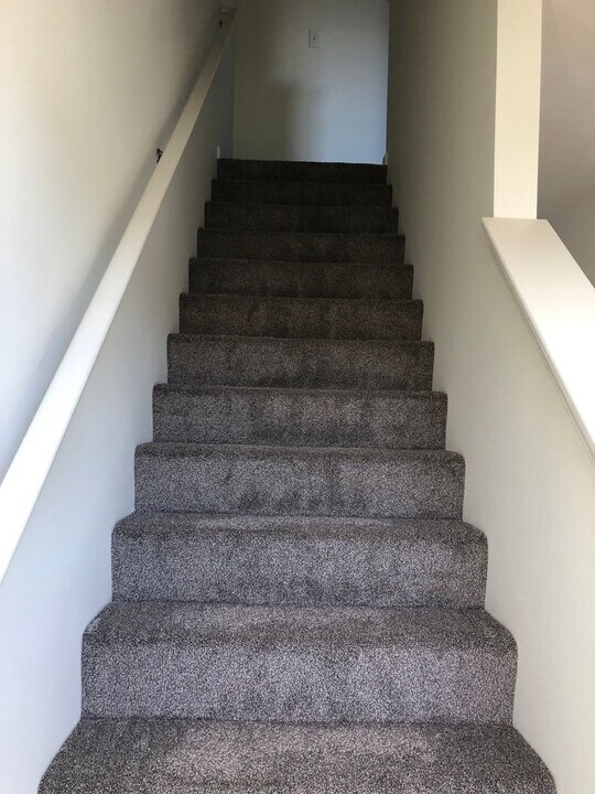 1206 Ledge Dr in York, PA - Building Photo