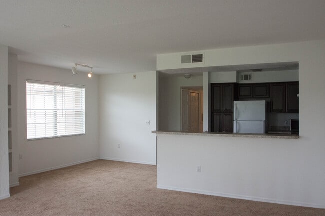 13917 Fairway Island Dr in Orlando, FL - Building Photo - Building Photo