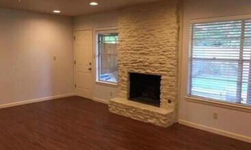 2102 Pompton Dr in Austin, TX - Building Photo - Building Photo