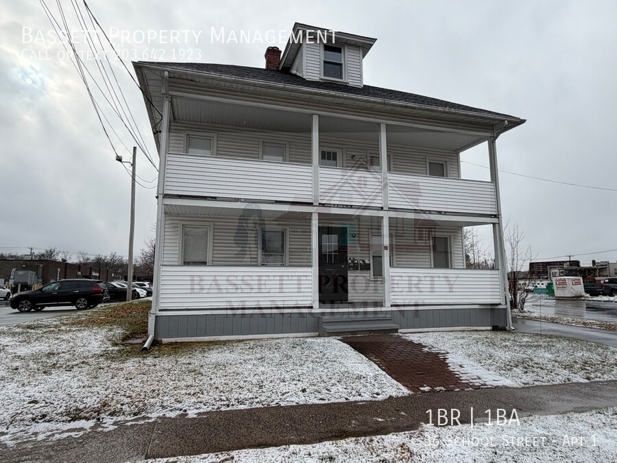36 School St in Hamden, CT - Building Photo