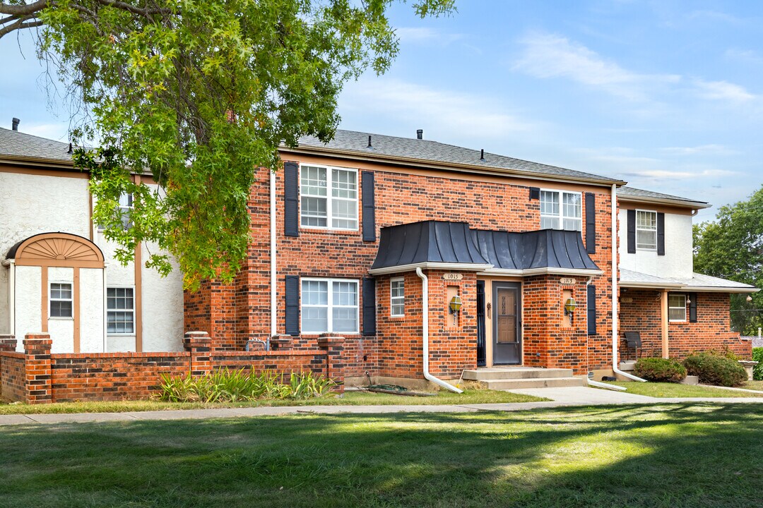 Roosevelt Apartments in Independence, MO - Foto de edificio