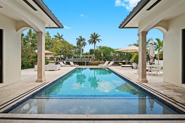 property at 2437 Castilla Isle
