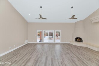 8633 E Camino Del Monte in Scottsdale, AZ - Building Photo - Building Photo