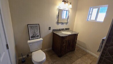 1552 Hazelwood Ave, Unit Main house in Los Angeles, CA - Building Photo - Building Photo